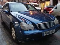 Usado Mercedes C200 115 CV (84 kW) 2002 Azul Berlina