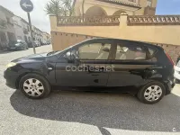 Usado Hyundai i30 Comfort 90 CV (66 kW) 2008 Negro Berlina