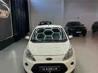 Usado Ford Ka 69 CV (50 kW) 2015 Blanco Berlina