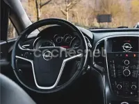 Usado Opel Astra Cosmo 140 CV (102 kW) 2010 Negro Berlina