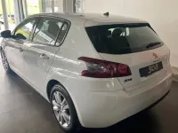 Usado Peugeot 308 Active 100 CV (73 kW) 2020 Blanco Berlina