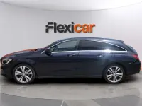 Usado Mercedes CLA200 Shooting Brake 136 CV (100 kW) 2017 Azul Familiar