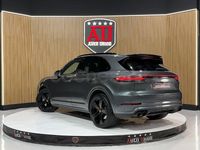 Usado Porsche Cayenne Turbo 550 CV (404 kW) 2018 Gris / plata SUV