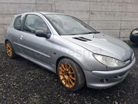 Usado Peugeot 206 90 CV (66 kW) 2002 Gris / plata Berlina