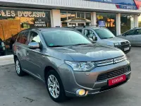 Usado Mitsubishi Outlander P-HEV Motion 203 CV (149 kW) 2014 Gris / plata SUV