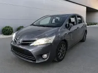 Usado Toyota Verso Advance 147 CV (108 kW) 2015 Gris / plata Monovolumen
