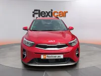 Usado Kia Stonic 120 CV (88 kW) 2022 Rojo SUV