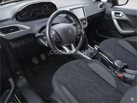 Usado Peugeot 2008 Style 110 CV (80 kW) 2016 Gris / plata SUV