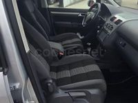 Usado VW Touran Advance 105 CV (77 kW) 2009 Gris / plata Monovolumen