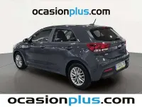 Usado Kia Rio 84 CV (61 kW) 2021 Gris Utilitario