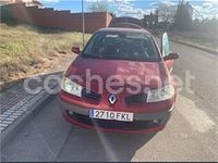 Usado Renault Mégane II Dynamique 105 CV (77 kW) 2006 Granate Berlina