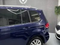 Usado VW Touran Advance 150 CV (110 kW) 2017 Azul Monovolumen