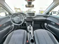 Usado Peugeot 208 Active 99 CV (72 kW) 2021 Blanco Utilitario