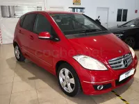 Usado Mercedes A180 Style 109 CV (80 kW) 2012 Rojo Utilitario