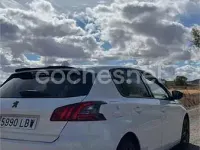 Usado Peugeot 308 Allure 100 CV (73 kW) 2019 Blanco Berlina