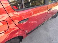 Usado Dacia Sandero Base 75 CV (55 kW) 2010 Granate Berlina