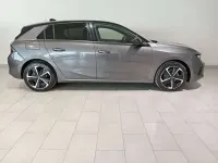 Usado Opel Astra 131 CV (96 kW) 2025 Gris Utilitario
