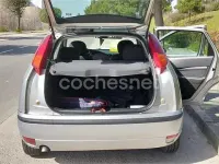 Usado Ford Focus Trend 115 CV (84 kW) 2002 Gris / plata Berlina