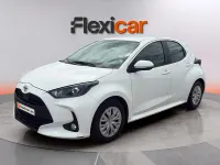 Usado Toyota Yaris 72 CV (52 kW) 2023 Blanco Utilitario