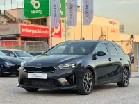 Usado Kia Ceed GT GT-Line 136 CV (100 kW) 2021 Gris / plata Familiar