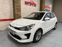 Usado Kia Rio 84 CV (61 kW) 2022 Blanco Berlina