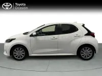 Usado Toyota Yaris Hybrid Active 116 CV (85 kW) 2023 Blanco Berlina