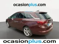 Usado Opel Astra Dynamic 150 CV (110 kW) 2018 Rojo Familiar