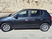 Usado Dacia Sandero Ambiance 75 CV (55 kW) 2016 Gris / plata Berlina