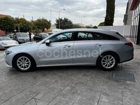 Usado Mercedes CLA200 Shooting Brake 150 CV (110 kW) 2020 Gris / plata Familiar