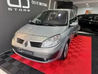 Usado Renault Grand Scénic Dynamique 135 CV (99 kW) 2005 Gris / plata Monovolumen