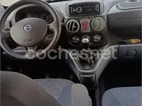 Usado Fiat Doblò 105 CV (77 kW) 2009 Granate Monovolumen
