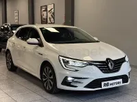 Usado Renault Mégane IV Zen 140 CV (102 kW) 2021 Blanco Berlina