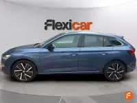Usado Skoda Scala Sport 110 CV (80 kW) 2022 Azul Utilitario