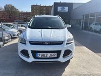Usado Ford Kuga Trend 120 HP (88 kW) 2015 Branco SUV