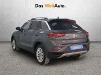 Usado VW T-Roc Life 150 CV (110 kW) 2024 Gris / plata SUV