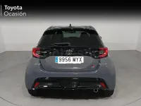 Usado Toyota Yaris Hybrid Sport 130 CV (95 kW) 2025 Gris / plata Berlina