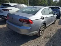 Usado VW Passat Business 122 CV (89 kW) 2021 Plateado Berlina