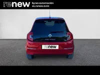 Usado Renault Twingo Techno 59 kW (81 CV) 2023 Rojo Utilitario
