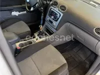 Usado Ford Focus Sport 115 CV (84 kW) 2010 Gris / plata Berlina