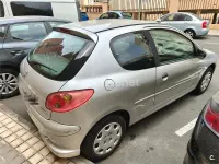 Usado Peugeot 206 Quiksilver 75 CV (55 kW) 2005 Gris / plata Berlina