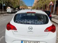 Usado Opel Astra Selective 115 CV (84 kW) 2013 Blanco Familiar
