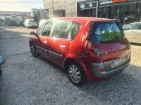 Usado Renault Scénic 105 CV (77 kW) 2008 Granate Monovolumen