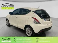 Usado Lancia Ypsilon Gold 69 CV (50 kW) 2013 Blanco Utilitario