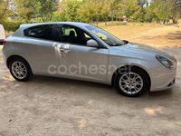 Usado Alfa Romeo Giulietta 120 CV (88 kW) 2017 Gris / plata Utilitario