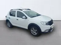 Usado Dacia Sandero Comfort 90 CV (66 kW) 2018 Blanco Berlina