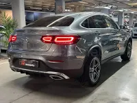 Usado Mercedes GLC300e 320 CV (235 kW) 2021 Gris / plata SUV