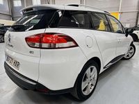 Usado Renault Clio GrandTour Dynamique 90 CV (66 kW) 2014 Blanco Familiar