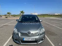 Usado Toyota Verso Active 126 CV (92 kW) 2011 Gris / plata Monovolumen