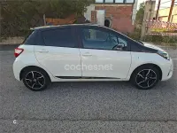 Usado Toyota Yaris Hybrid 100 CV (73 kW) 2018 Blanco Berlina