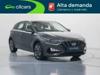 Usado Hyundai i30 110 CV (80 kW) 2022 Verde Berlina